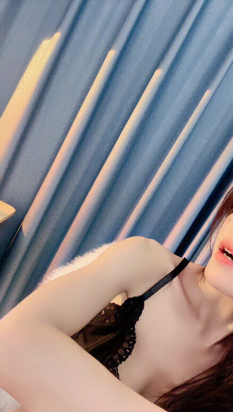 #洛瑶__7_4_7_7p4w0_p80_compressed.gif