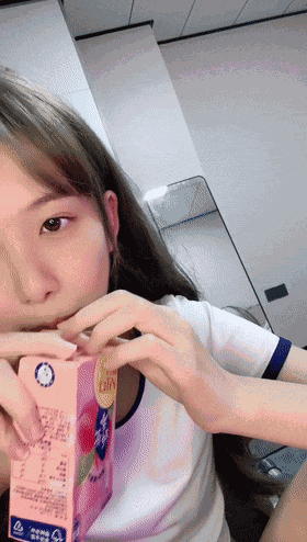 2 (3)_compressed.gif
