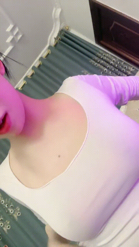 爆乳舞蹈校花【肉肉想吃肉】白皙美腿 极品美乳 圆润大屁股 放飞自我 尺度突破 特写跳.gif