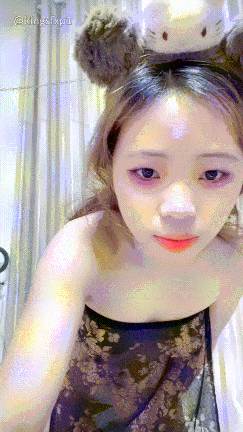 【女儿国微】童颜巨乳小女孩 激情裸舞 道具插菊花 猛操大屌 道具狂插 超级骚  (2)1081.gif