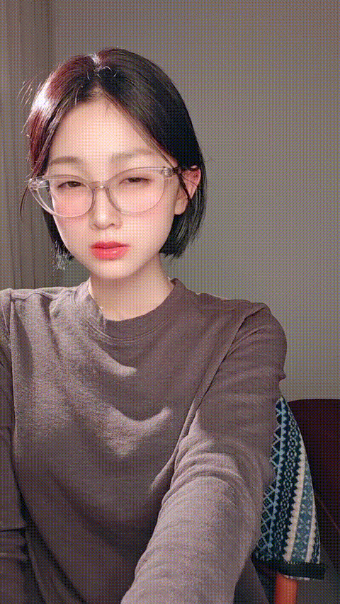 顶级反差 乖乖女【夏嫣】细皮嫩肉短发学妹 美体美足 大屁股 全身雪白细嫩肌肤 跳弹自.gif