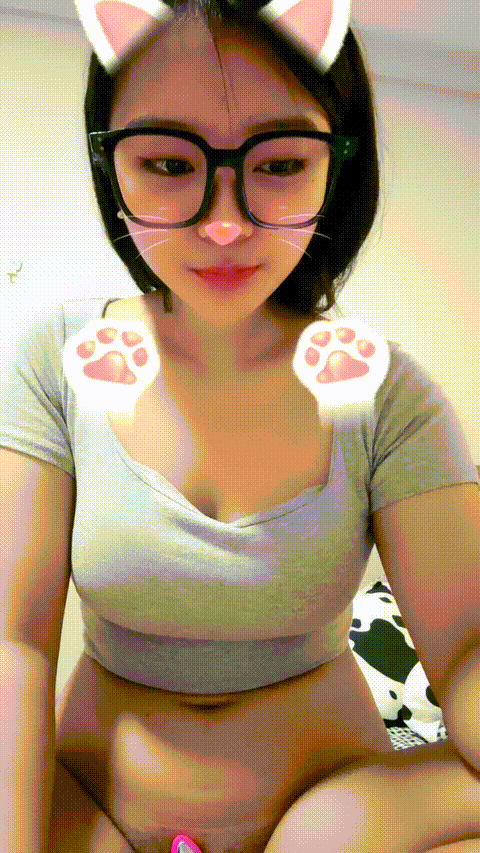 正宗学生妹【06小少女】满脸胶原蛋白好嫩 微胖少女 主动掰穴看内壁 大鸡巴跳蛋自慰 流.gif
